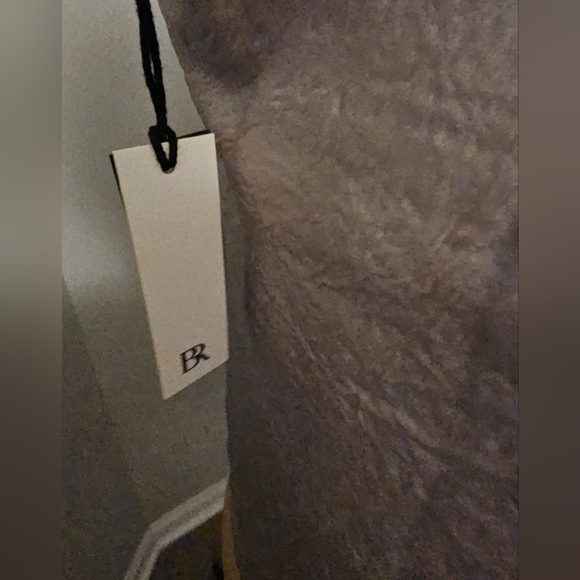 Banana Republic (BR) NWT Sleek Goldish Sleeveless Top Sz L - Picture 5 of 6